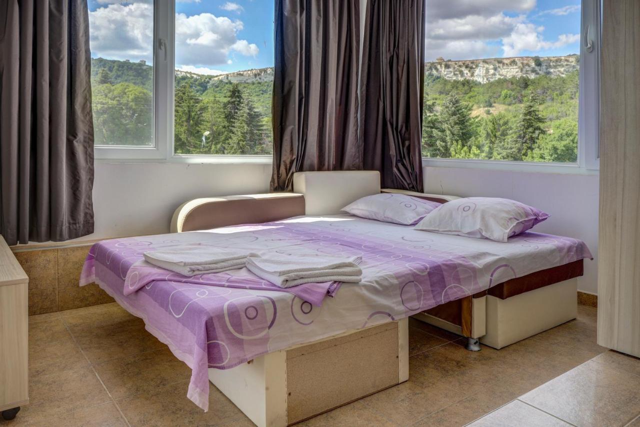Saint George Hotel 1 Baltsjik Buitenkant foto