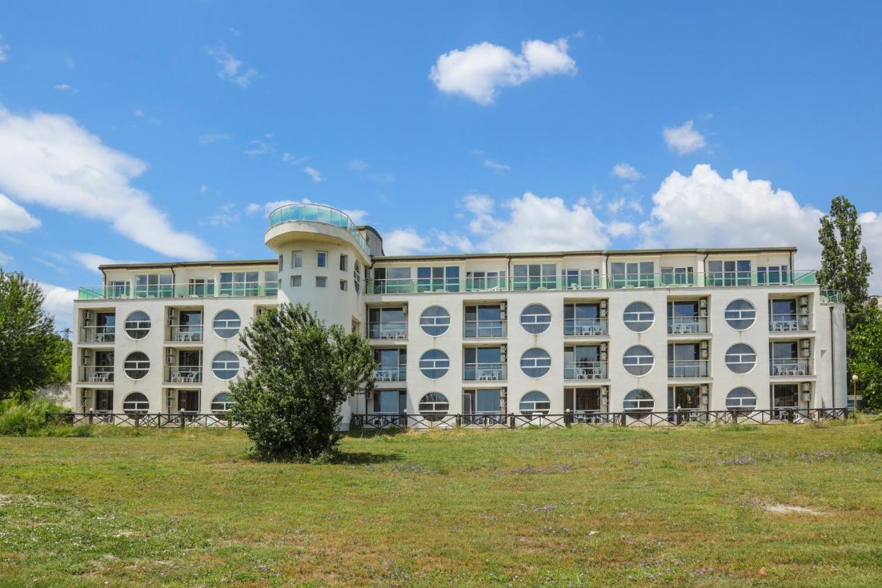 Saint George Hotel 1 Baltsjik Buitenkant foto